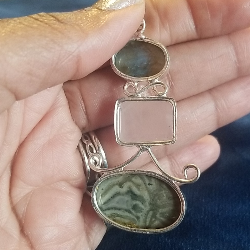 ⤠Beautiful PENDANT - Picture 2 of 4